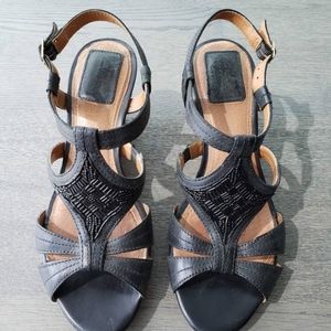 Clarks Bendable Black Leather Sandals - Size 8
